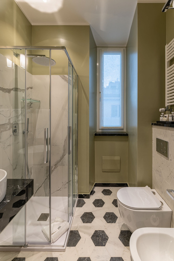 Bathroom 4, Hotel Astoria, Genova