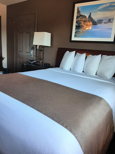 Bedroom 2, Bandon Inn, Coos