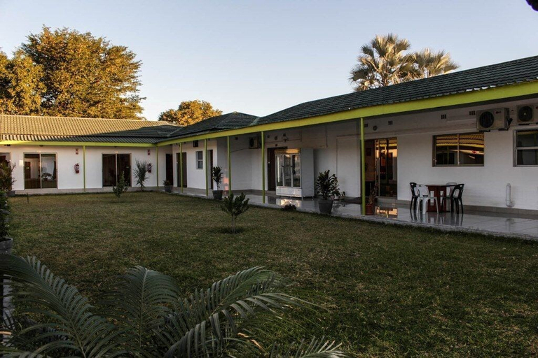 Exterior & Views