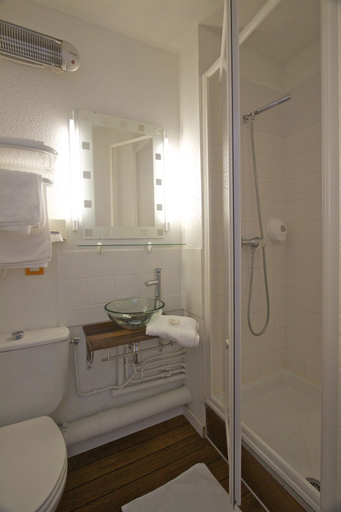Bathroom 5, Citotel De France Et D'europe, Finistère