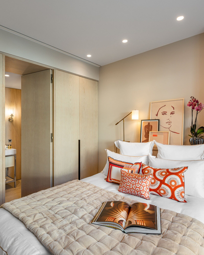 Bedroom 4, Black Door, Paris