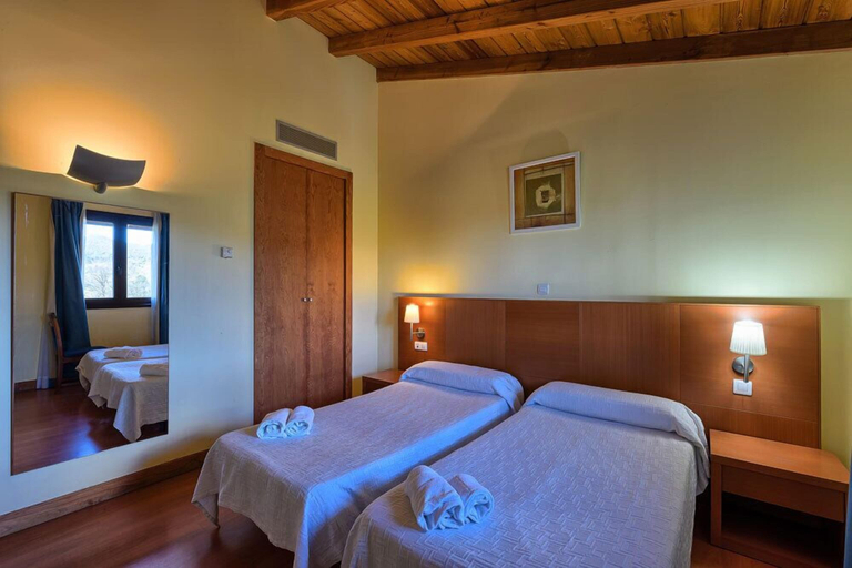 Bedroom 3, Hotel Ibaigune, Vizcaya