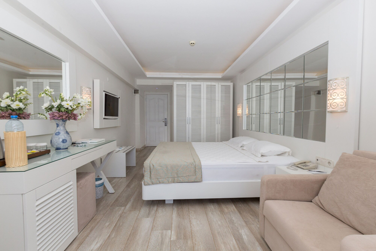 Bedroom 4, Mavi Deniz Otel - All Inclusive, Marmaris