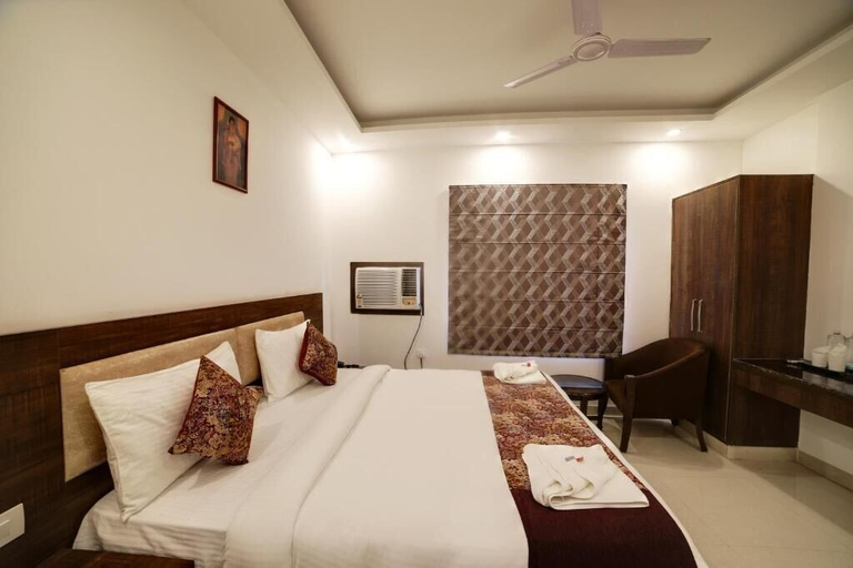 Bedroom 4, Airport Hotel Chanakya, Delhi
