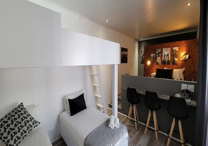 Bedroom 3, Rox and Sea Country Lodge, West Coast