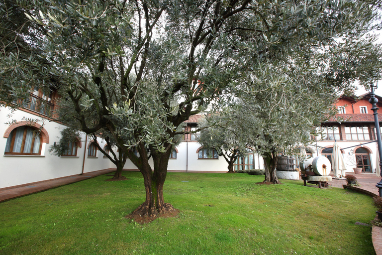 Exterior & Views 2, Relais Santo Stefano, Biella
