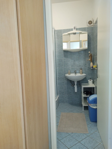 Bathroom 5, Anna Guesthouse, Dubrovnik