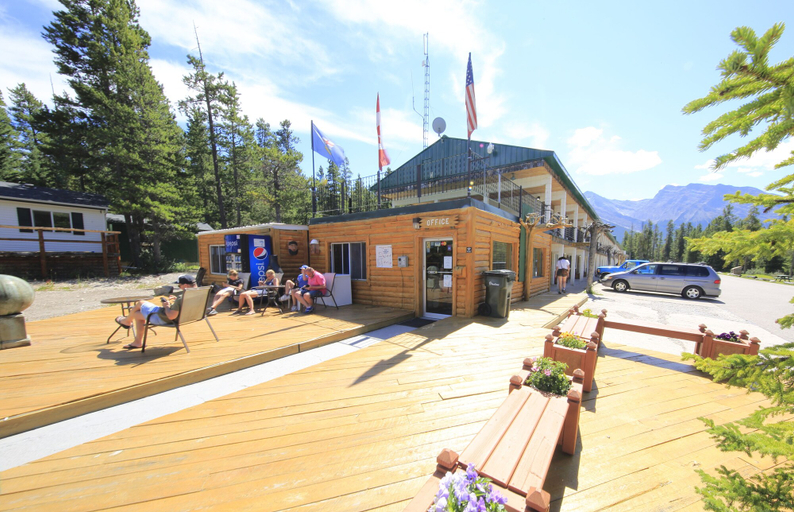 Exterior & Views 2, David Thompson Resort Hotel, Division No. 9