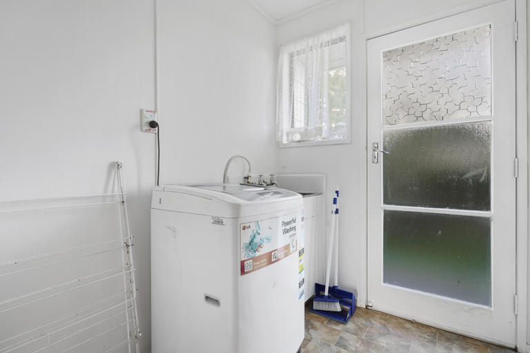 Bathroom 4, Family 3BR Home with Netflix&Fenced Yard, Franklin