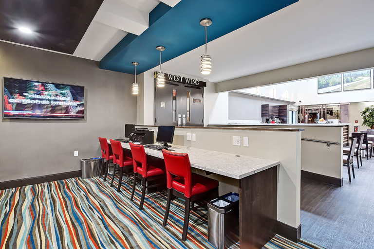 Food & Drinks 5, Best Western Plus Port O'Call Hotel, Division No. 6