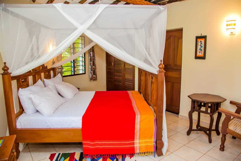 Bedroom 2, 3 Bed Cottage Sleeps 6- Pool, Chef Option, Parking, Msambweni