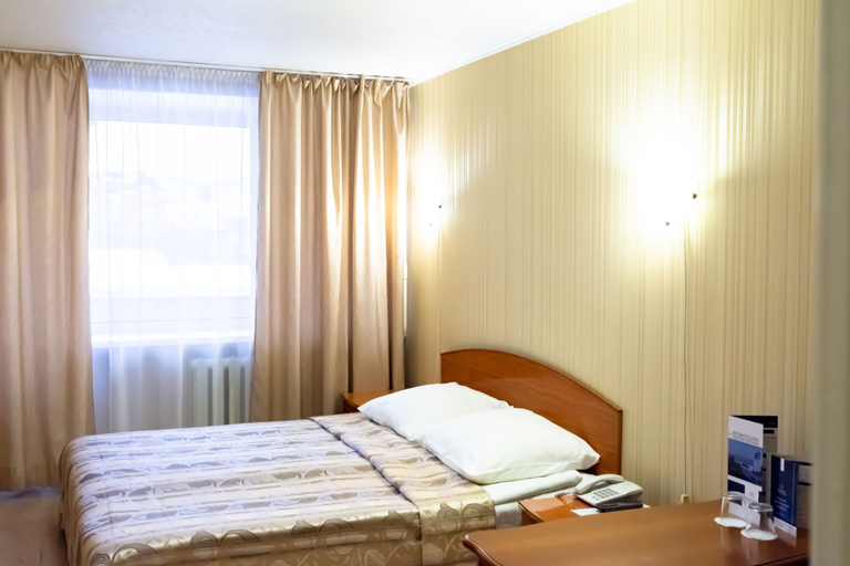 Bedroom 2, AMAKS Tourist hotel, Ivanovo