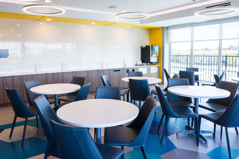 Food & Drinks 5, Microtel Inn & Suites by Wyndham Milford, Kent
