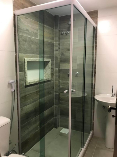 Bathroom 3, Aipa Hostel, Cabo Frio