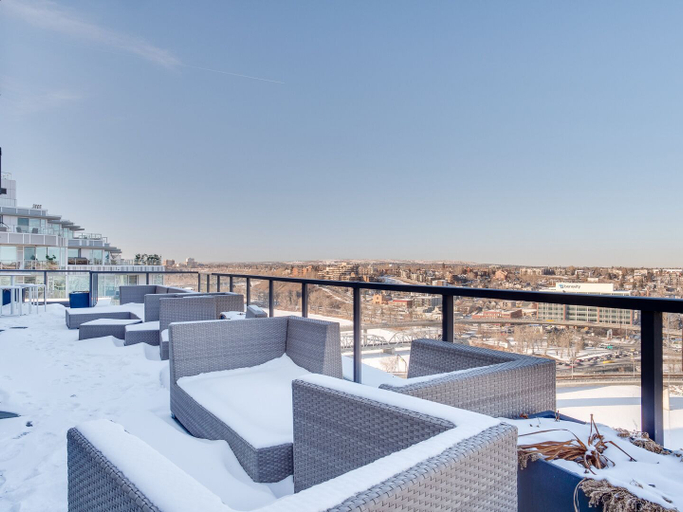 Others 4, Sweeping Views Luxury 2BR Suite, Division No. 6