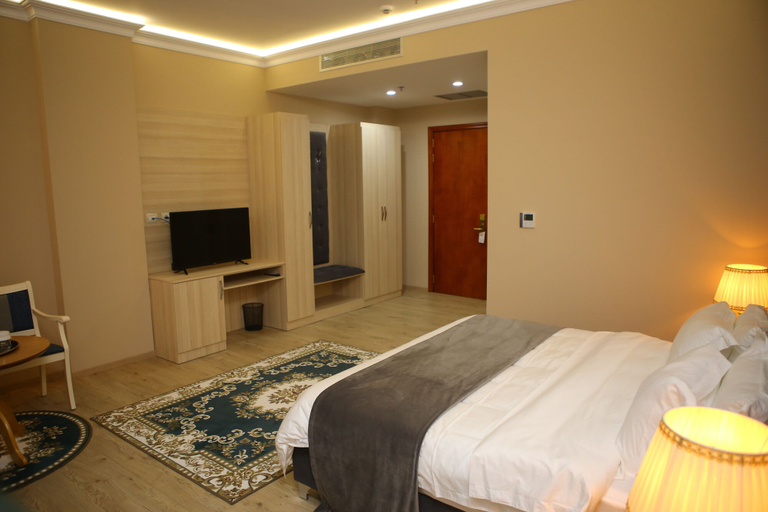 Bedroom 3, Hotel Colombo, Beratit