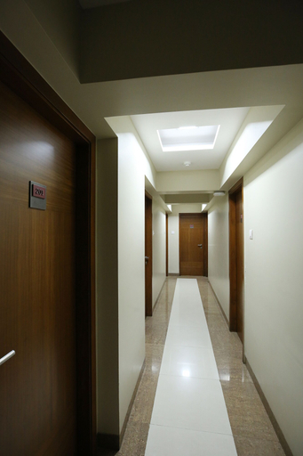 Others 3, Hotel Bombay International, Mumbai City