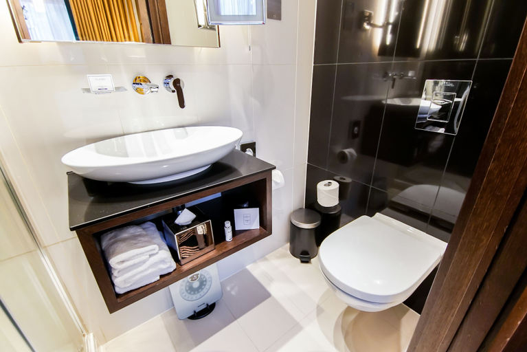 Bathroom 4, Montcalm Piccadilly Townhouse, London West End, London