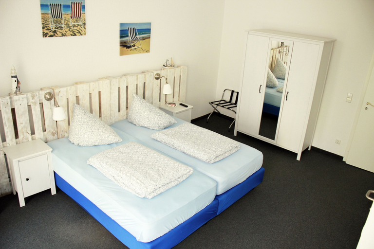 Bedroom 4, Die Botschaft, Berlin