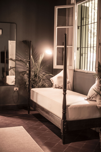 Bedroom 3, Casa La Lilia - Villa María Hotel, Water body