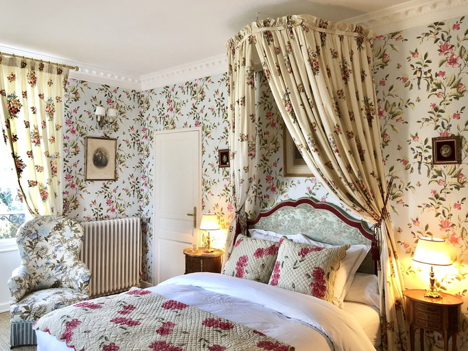 Bedroom 3, Manoir De La Croix Saint Louis, Yonne