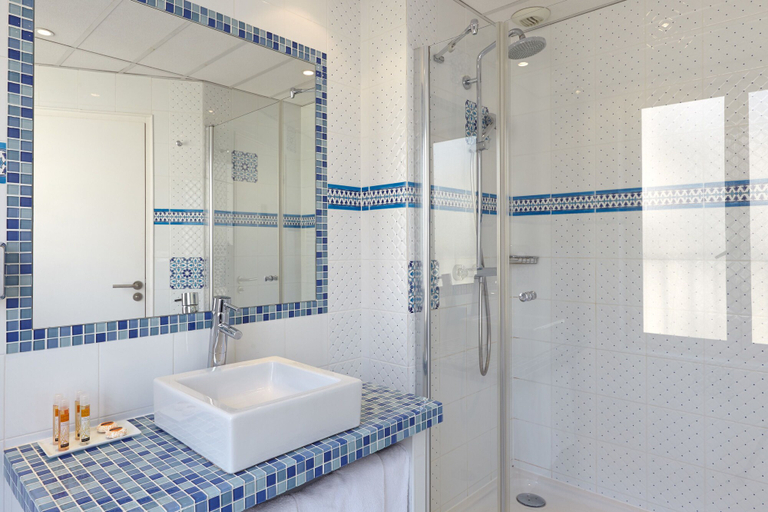 Bathroom 4, Le 46 Hotel, Paris