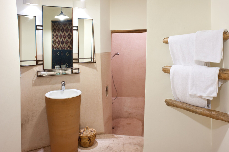 Bathroom 5, Riyad El Cadi, Marrakech