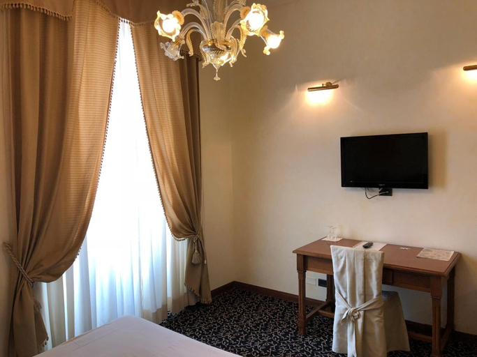 Bedroom 3, Le Petit Real, Rome
