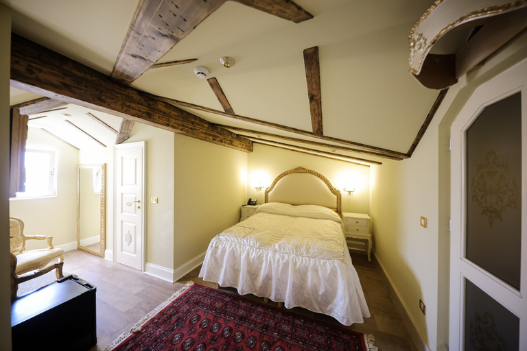 Bedroom 3, Palazzo Venezia, Zadar