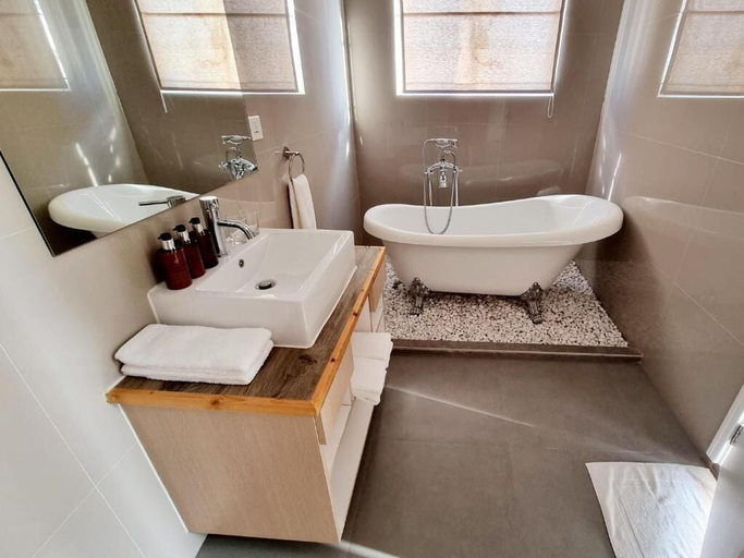 Bathroom 4, Lea Spa Hotel, Maafushi Island