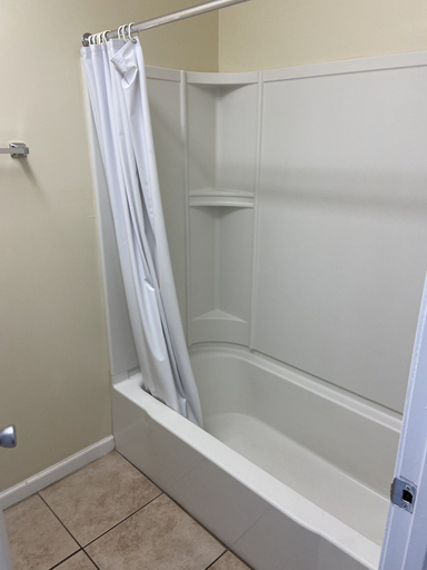 Bathroom 3, Cottages Christian Retreat, Bay