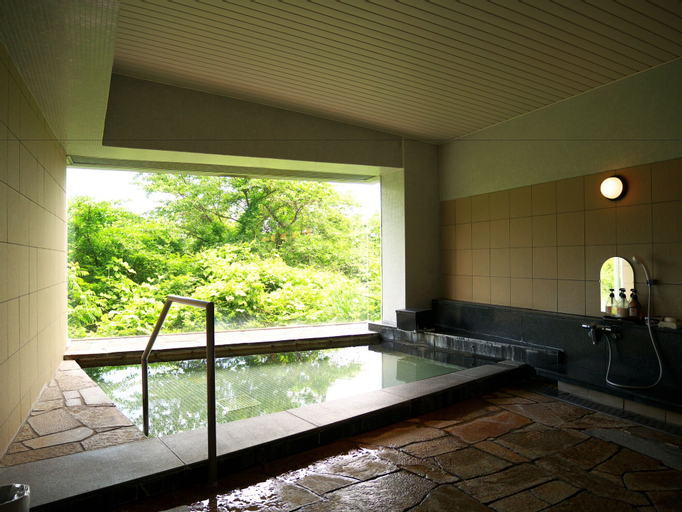 Wisterian Life Club Usami, Itō