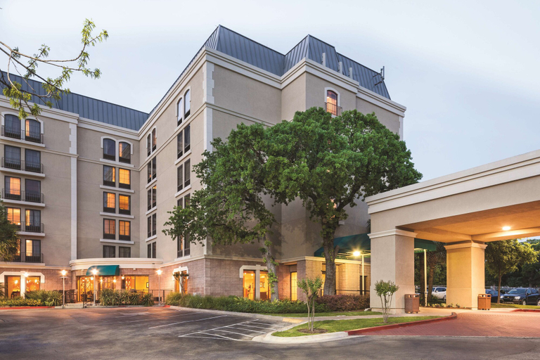 Exterior & Views 2, DoubleTree by Hilton Austin - University Area, Travis