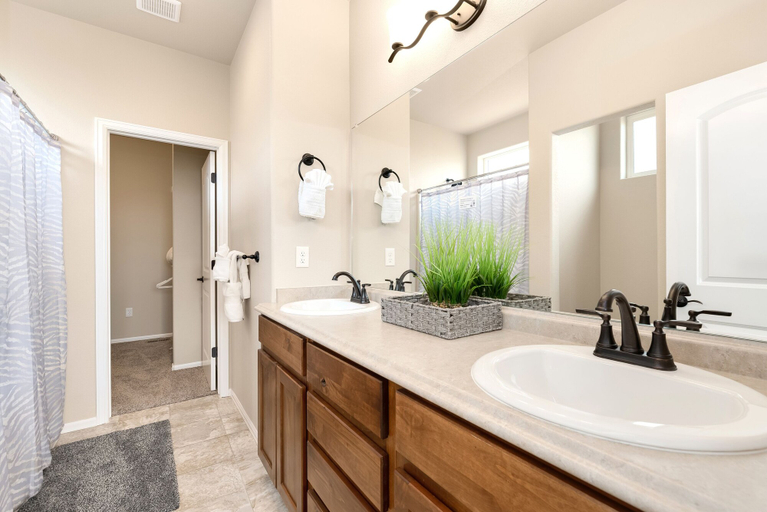 Bathroom 4, Family-friendly Ranch Style Home near Boyd Lake!, Larimer
