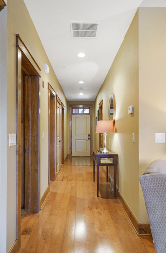 Others 4, Taneycomo Retreat - Lakefront Condo, Taney