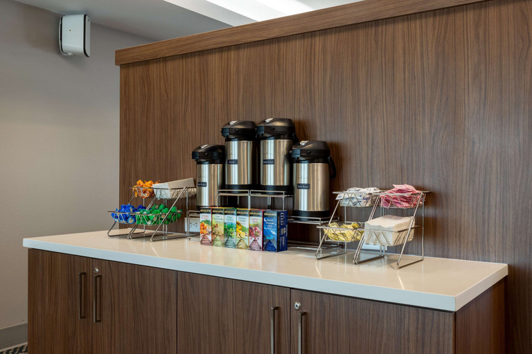 Food & Drinks 5, AmericInn by Wyndham San Angelo, Tom Green