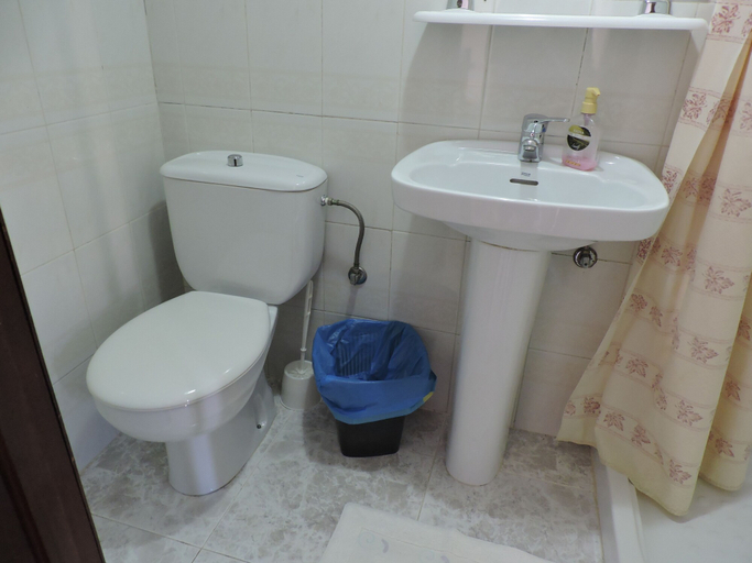 Bathroom 3, Hostal Monreal, Alicante