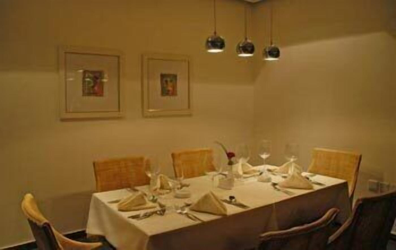 Food & Drinks, Canyon Boutique Hotel, Wadi Essier