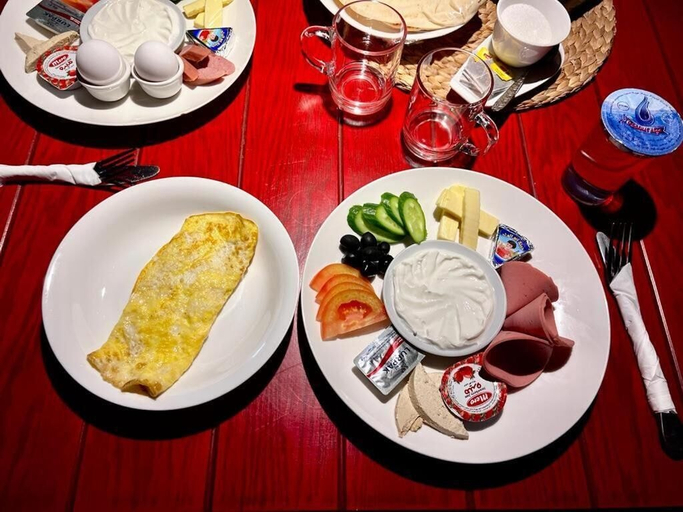 Food & Drinks 5, Lujain Hotel Suites, Salt