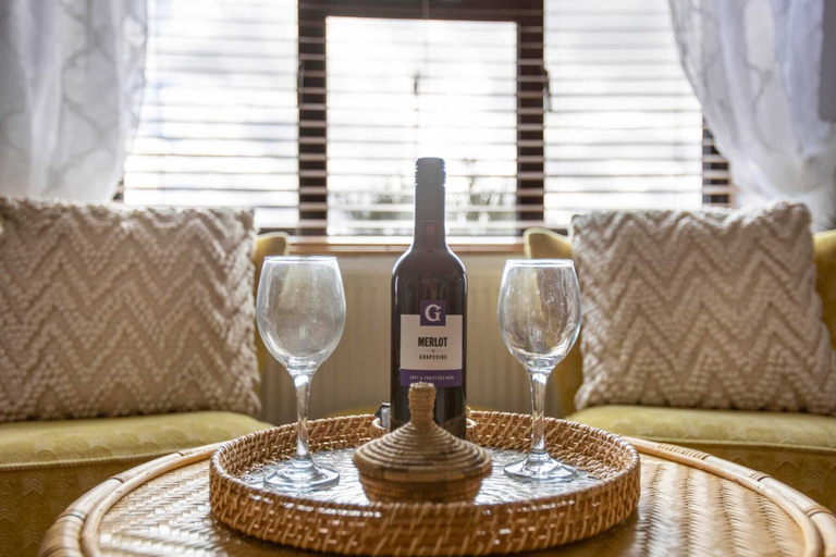 Food & Drinks, Stunning Character 2bed Cottage in St Albans Wifi, Hertfordshire