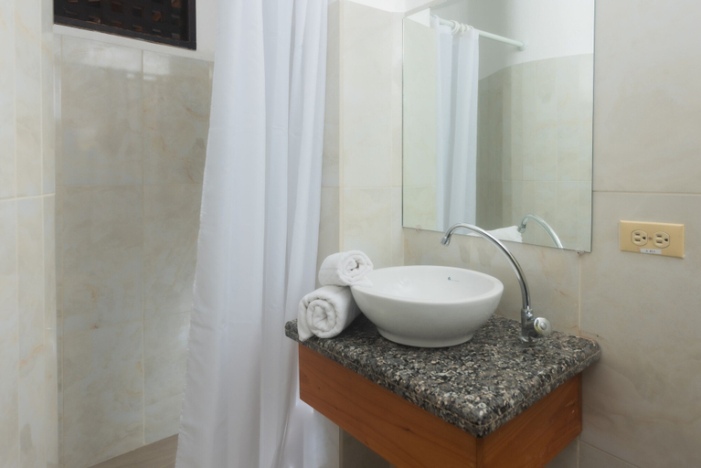 Bathroom 3, Hostal North Seymour, Santa Cruz
