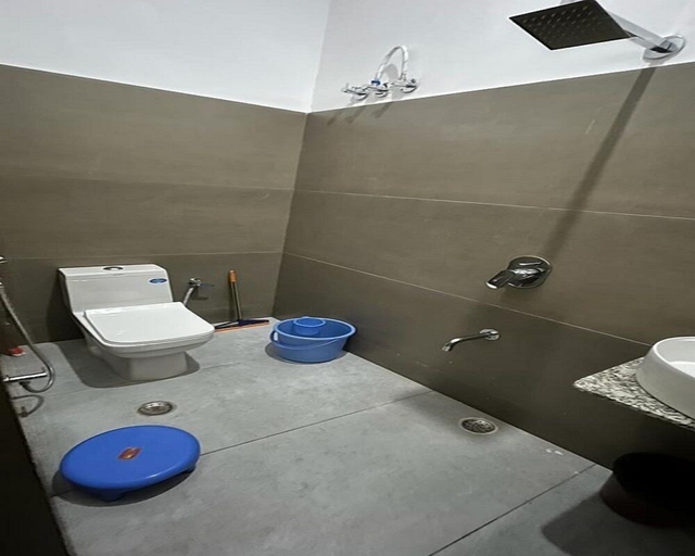 Bathroom 5, Ushaan Haveli, Udaipur
