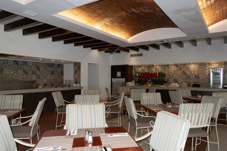Food & Drinks 5, Oceanfront Condo at Voted Best Cancun Sandy Beach, Benito Juárez