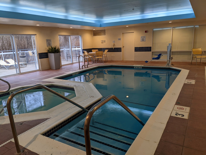 Sport & Beauty 5, Fairfield Inn By Marriott Concord, Merrimack