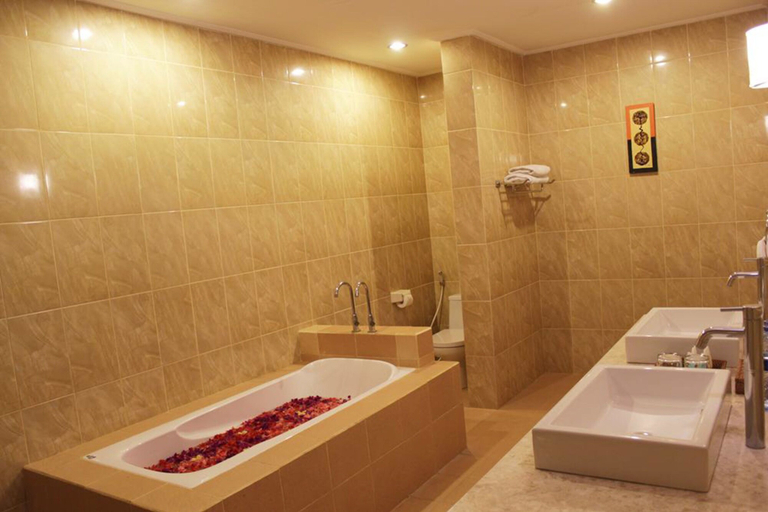 Bathroom 4, Grand Nismara Villa Seminyak, Badung