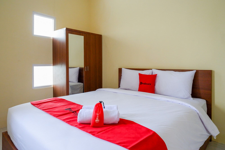 Bedroom 1, RedDoorz near Graha Saba Buana Solo, Solo