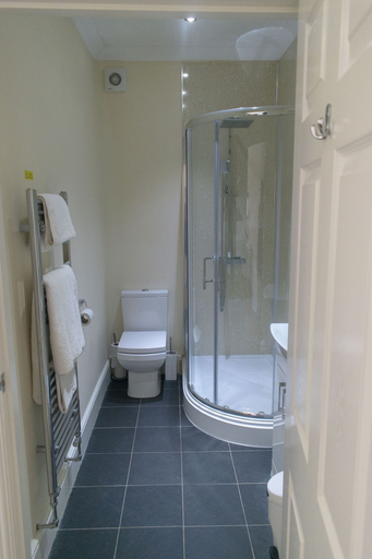Bathroom 4, The Lawns Guest House, Nottinghamshire