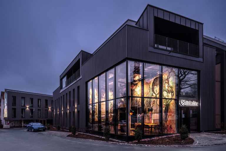 Exterior & Views