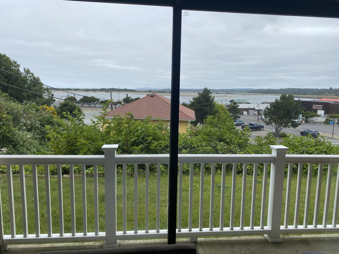 Others 5, Bandon Inn, Coos