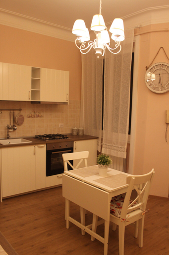 Others 5, La Casa in Fiore, Roma